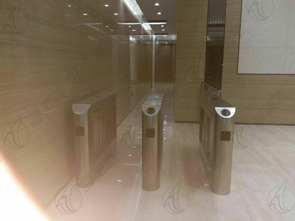 臨沂豪森麗都大廈-圓弧斜面擺閘案例