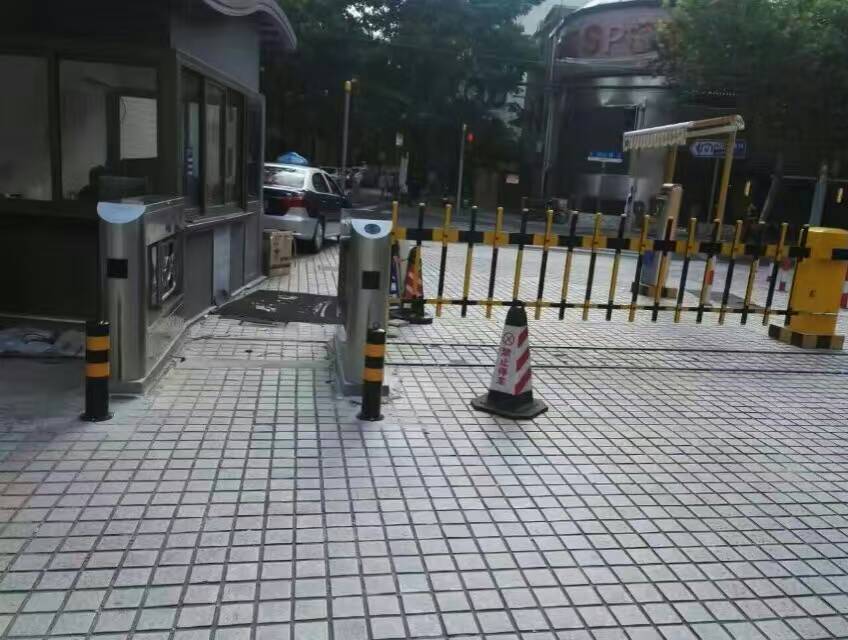 小區擺閘案例